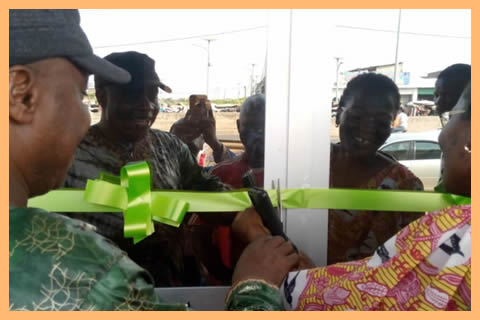 Coupure du ruban / Ouverture de l'agence de KEROU